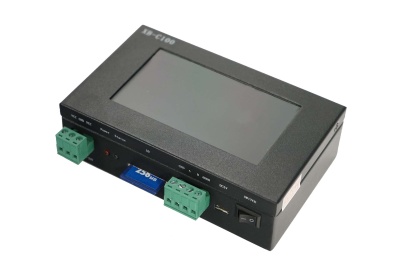 Dispositivo eletrónico preto com ecrã LCD e conectores verdes