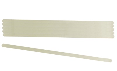 Seis palitos de manicure em madeira clara com extremidade arredondada