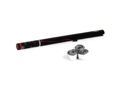 cilindro preto com três velas pequenas brancas ao lado