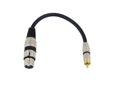 Cabo adaptador preto com conector XLR fêmea e conector RCA dourado