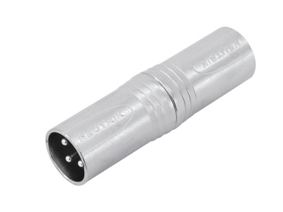 Conector XLR macho prateado em fundo branco