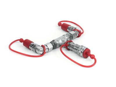 Conectores metálicos com tampas vermelhas ligados por cordões vermelhos