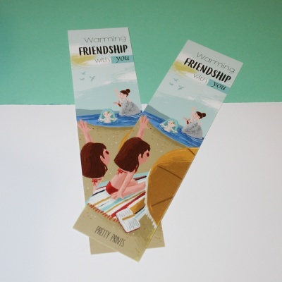 Marcadores de livros com ilustração de praia e texto de amizade.