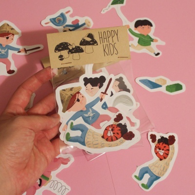 Pacote de autocolantes infantis coloridos com etiqueta HAPPY KIDS