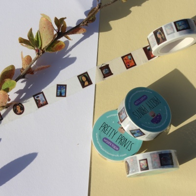 Fita adesiva decorativa com imagens de pinturas famosas e etiqueta azul claro