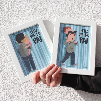 Duas molduras brancas com ilustrações de pai e filho e texto 'FELIZ DIA DO PAI'