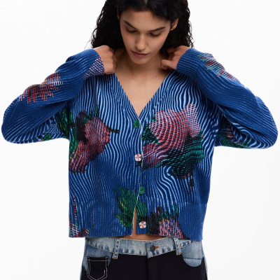 Cardigan azul com padrão floral e botões coloridos