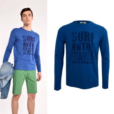 Camisola azul de manga comprida com estampa preta 'SURF ON THE WAVES'