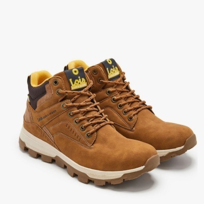 Botas marrons Lois jeans e jackets com sola bege e detalhes amarelos e pretos