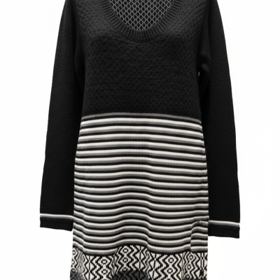 Vestido de malha comprido com padrão riscas e geométrico em preto, branco e cinzento