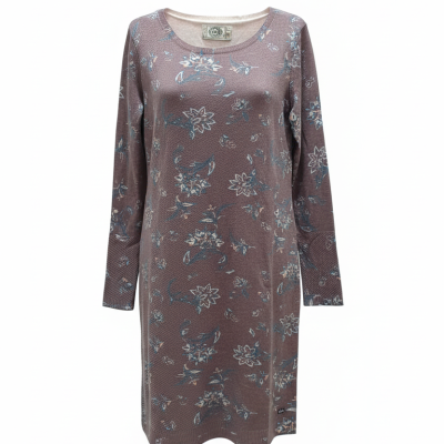 Vestido castanho com padrão floral azul e bege e manga comprida