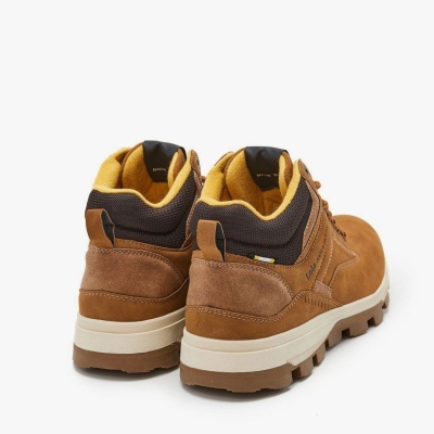 Botas castanhas robustas com detalhes em preto e interior amarelo, texto LOIS JEANS na lateral.