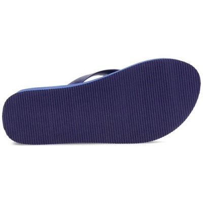 Sola de sandália de dedo azul escura com textura de linhas