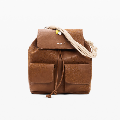 Mochila castanha com padrões florais e alça creme com pendentes