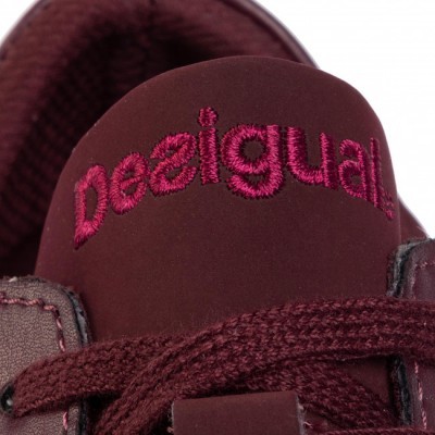 Tênis desportivo vinho com bordado 'Desigual' na lingueta