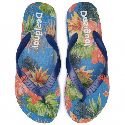 Chinelos Desigual azul com padrão floral e tiras azuis.