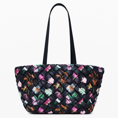 Mala de mão com padrão trançado floral e alças pretas