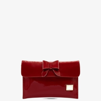 Carteira vermelha em verniz com laço e placa metálica