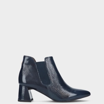 Bota de senhora azul verniz com salto médio e elásticos laterais