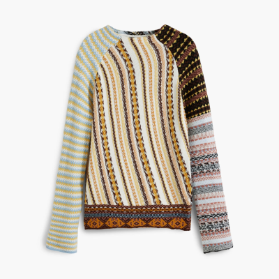 Camisola de malha colorida com padrão riscado e geométrico nas mangas.