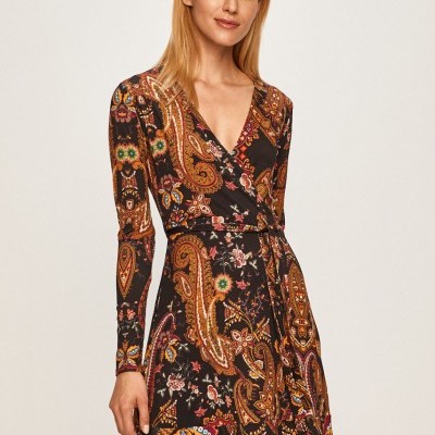 Vestido comprido com padrão floral e paisley colorido, decote em V, mangas compridas, cinto tecido.