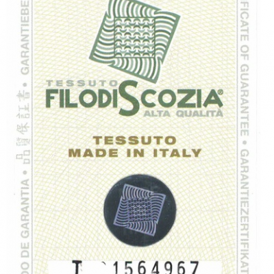 Etiqueta de certificado de garantia para tecido Filodi Scozia com padrão geométrico e número de série