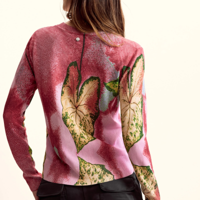 Camisola de malha com padrão floral e botÃ£o nas costas