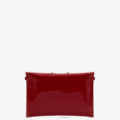 Mala de mão vermelha de verniz com acabamento brilhante