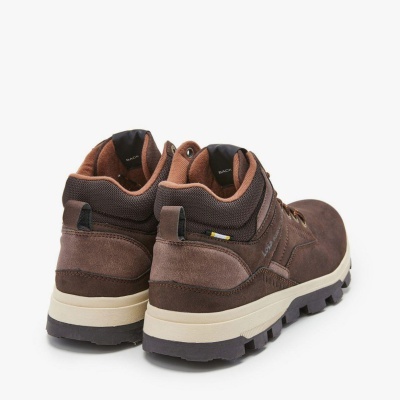 Botas castanhas em camurça e tecido com sola robusta, vista traseira