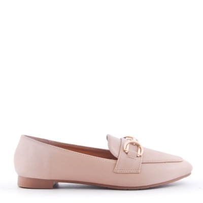 Sapato mocassim feminino rosa claro com fivela dourada