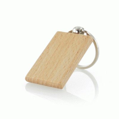 porta-chaves retangular em madeira clara com argola metálica