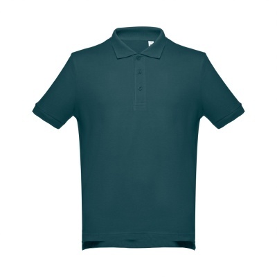 Polo masculino verde escuro com gola e botões em fundo branco