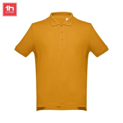 Polo amarelo em tecido piquê com três botões e manga curta