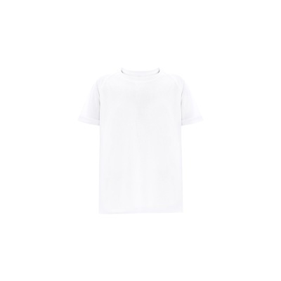 T-shirt branca de manga curta com gola redonda em fundo branco