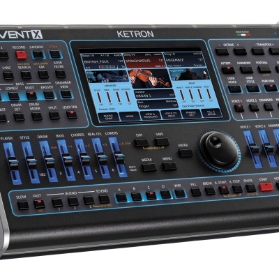 Console MIDI preto com ecrã central e muitos botões e sliders