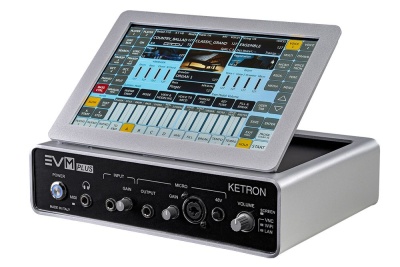 Interface de áudio Ketron EVM Plus com ecrã digital táctil e botões de controlo
