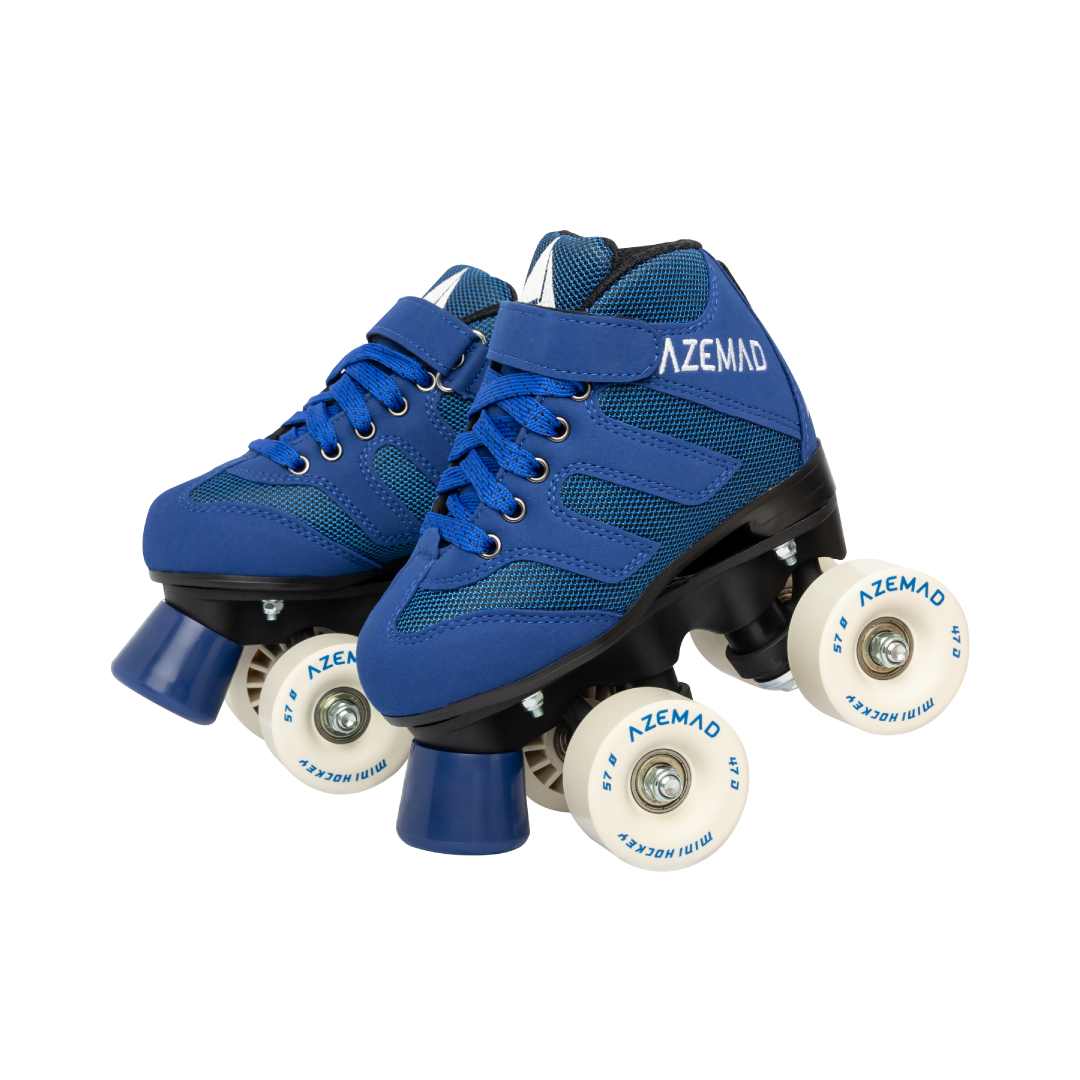 Patins de rodas azuis com rodas brancas e detalhes em azul e preto