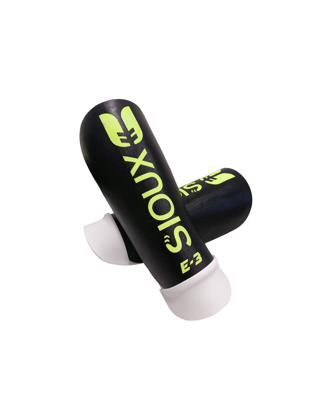 Protetores de canela pretos com texto verde fluorescente SiouX E-3 e acabamentos brancos