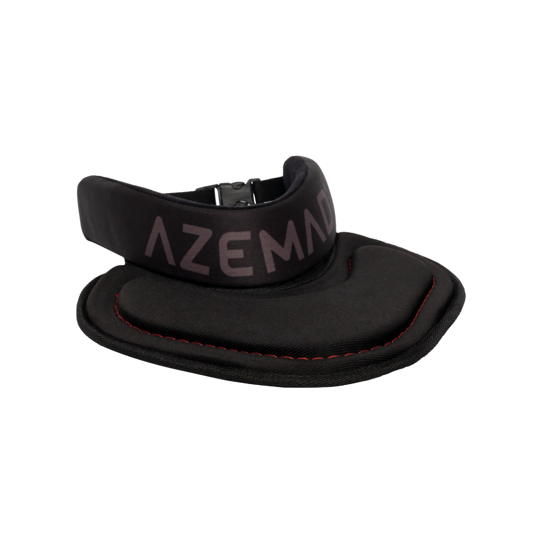 Aparelho preto acolchoado com correia ajustável e inscrição AZEMA