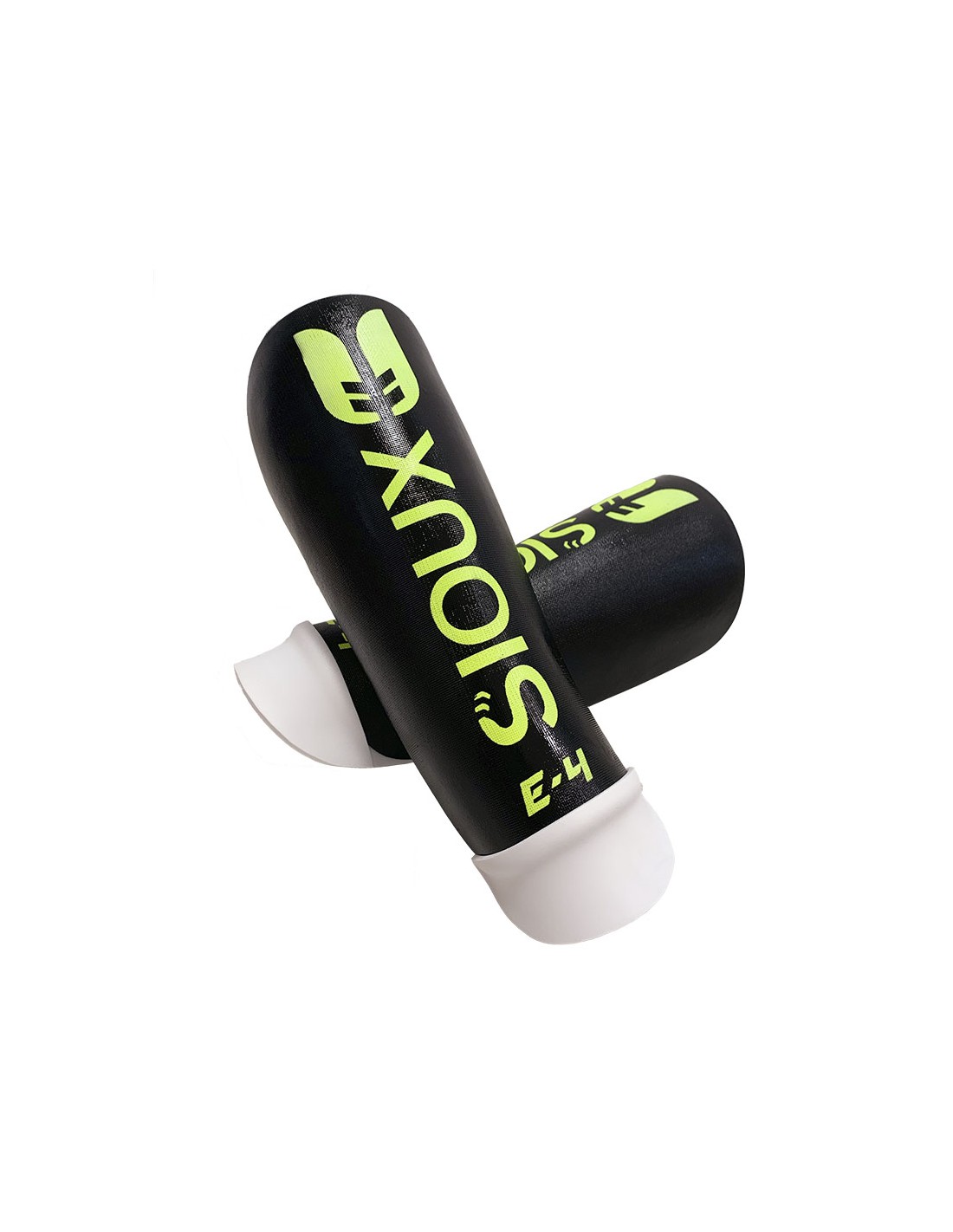 Pegas para bicicleta pretas com texto verde e bases brancas