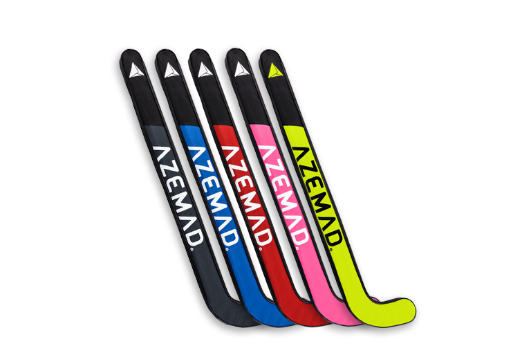 Cinco sticks de hóquei de campo coloridos com a marca AZEMAD