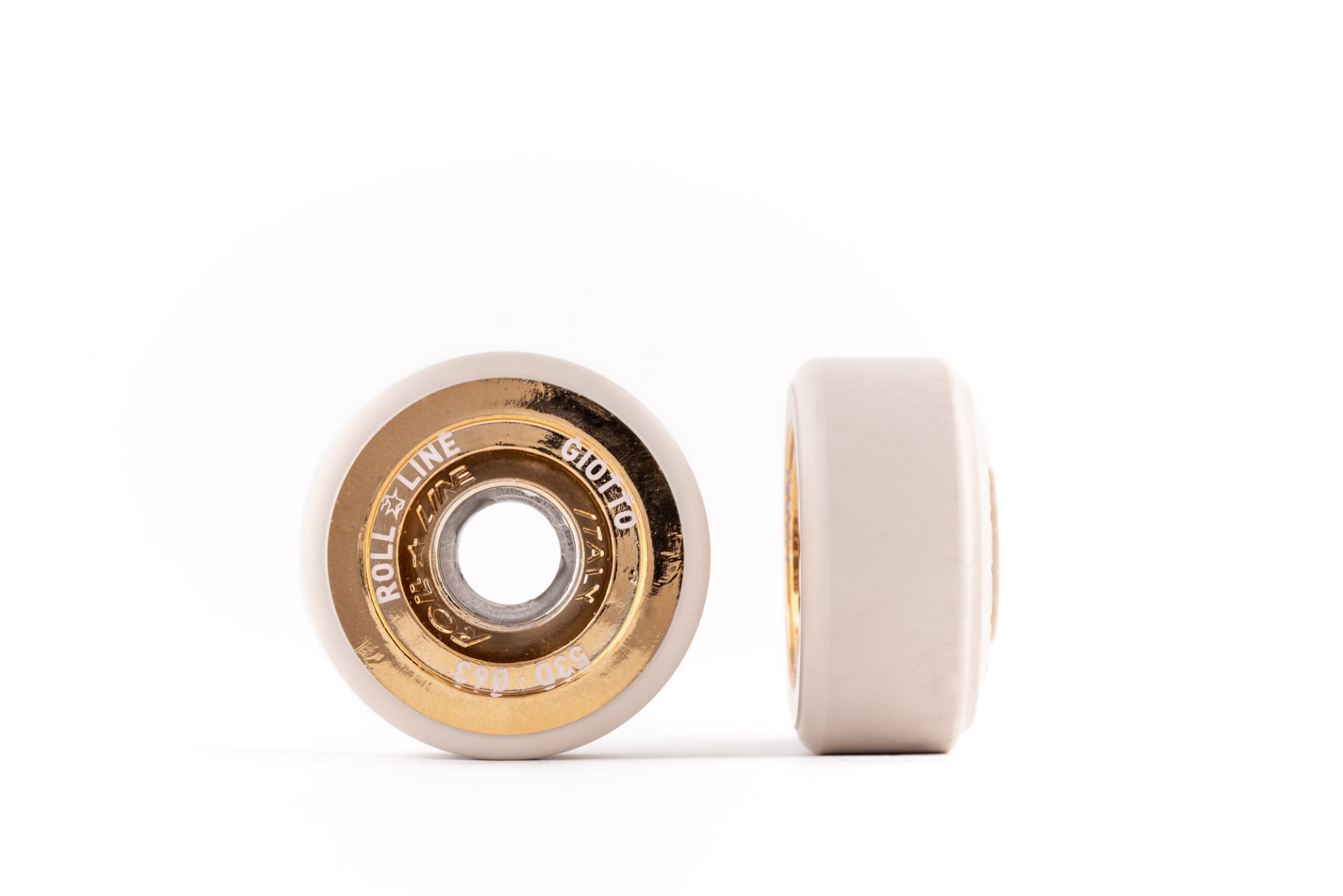 rodagem para patins branca com núcleo dourado e textos ROLL LINE e GLOBE