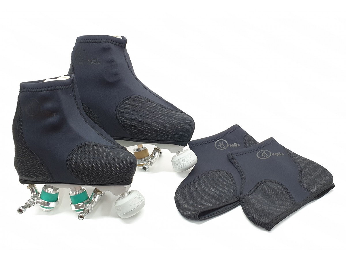 Capas protetoras pretas para patins com detalhes texturizados