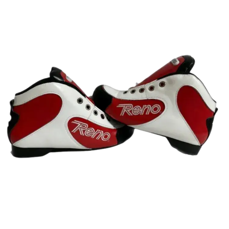 Ténis de patinagem brancos e vermelhos com texto Reno
