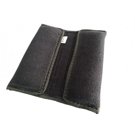 Faixa abdominal preta em tecido com etiqueta branca