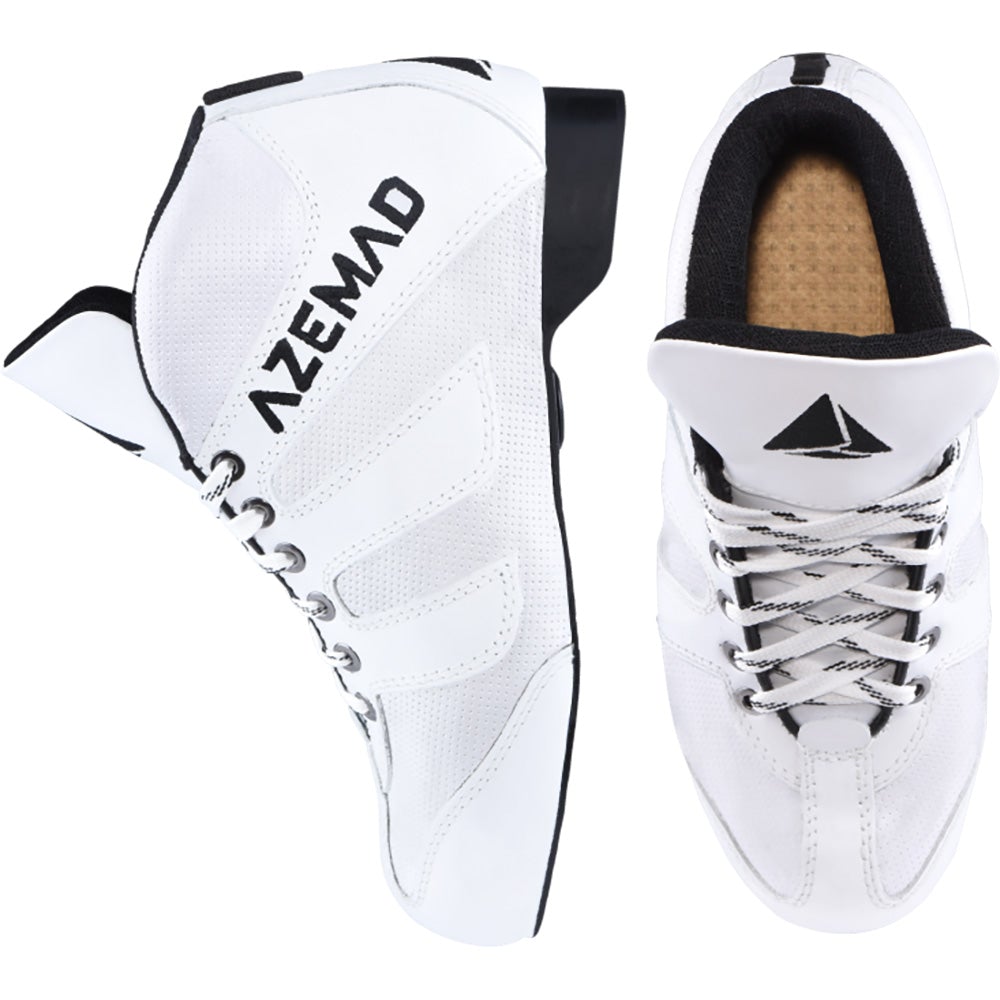 sapatilhas desportivas brancas com detalhes pretos e texto AZEMAD