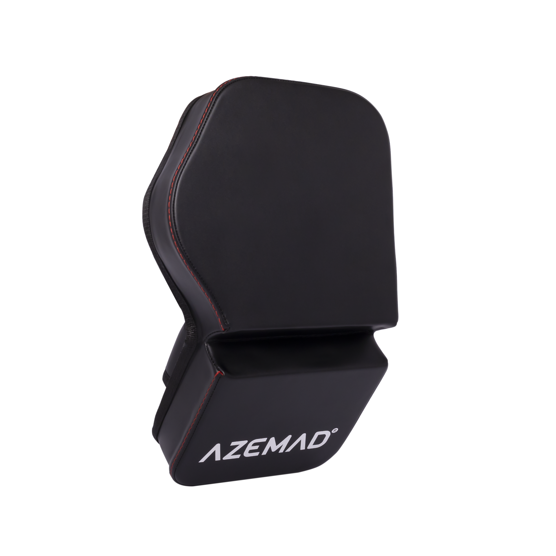apoio para costas preto com costuras vermelhas e texto AZEMAD em branco