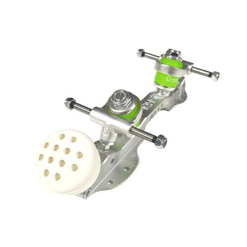Suporte metálico com bolas verdes O3D e encaixe branco com orifícios