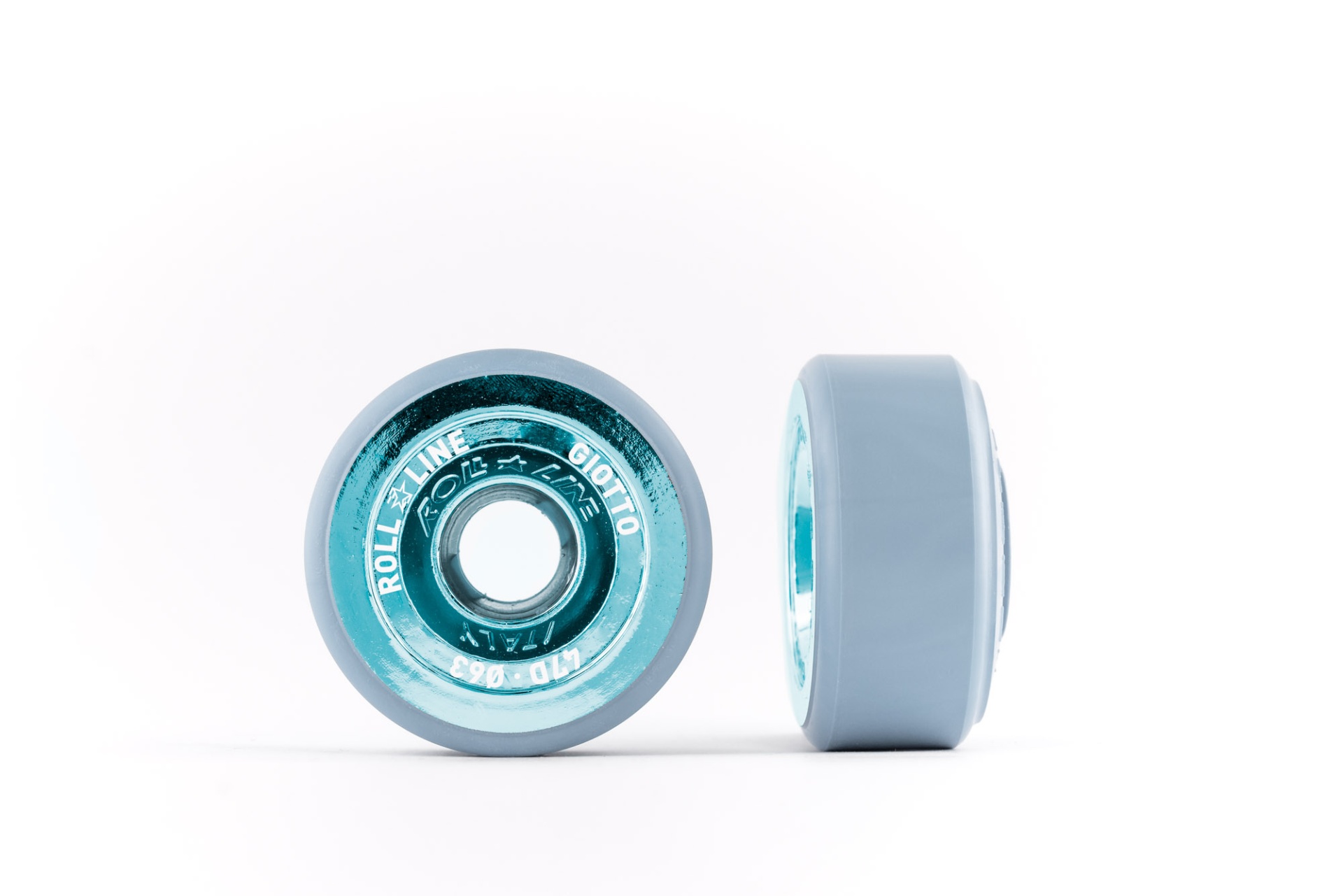 Rodas azuis para patins vistas de frente e de lado