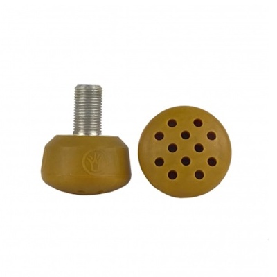 Pés de móvel castanhos com bases redondas perfuradas e roscas metálicas.